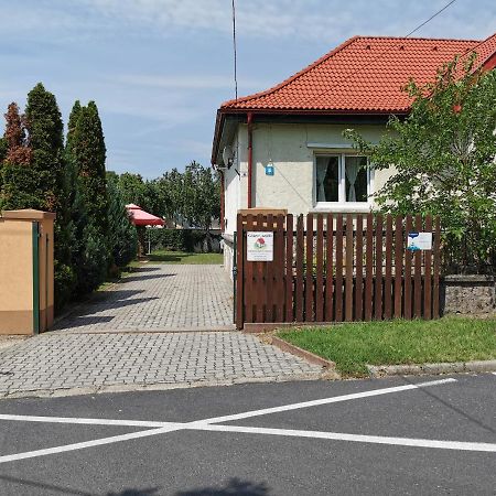 Glazer Szallas Tapolca Exteriér fotografie
