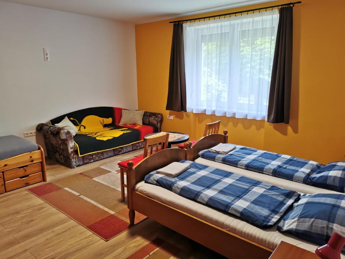 Glazer Szallas Tapolca Exteriér fotografie