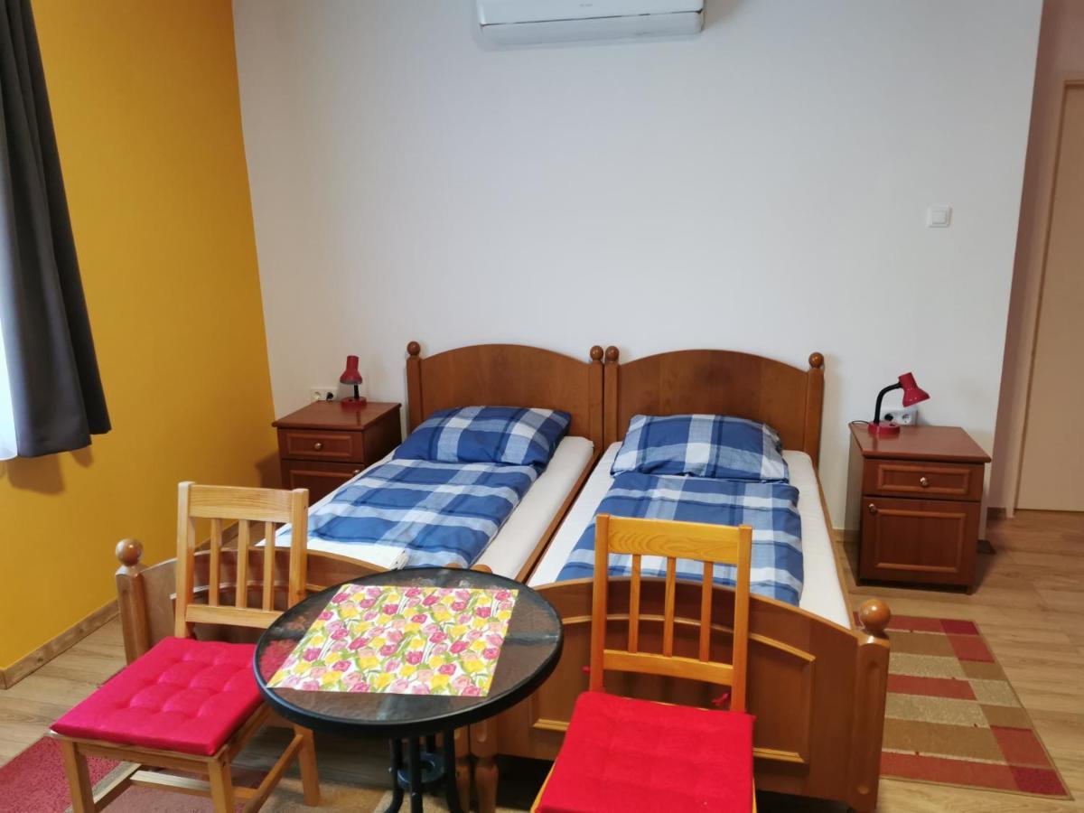 Glazer Szallas Tapolca Exteriér fotografie